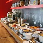 Ibis Lyon Carre De Soie Hotell 3*