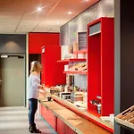 Ibis Lyon Carre De Soie 3*