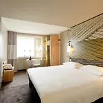 Ibis Lyon Carre De Soie Hotell 3*