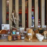 Ibis Lyon Carre De Soie Hotell 3*