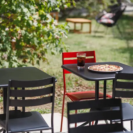 Ibis Lyon Carre De Soie 3* וול-אן-ולין