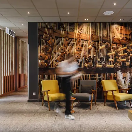 Ibis Lyon Carre De Soie 3* וול-אן-ולין