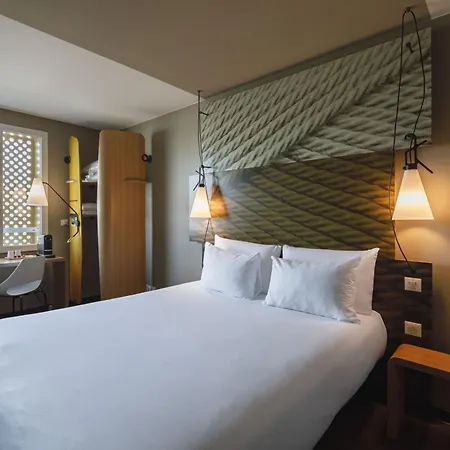 Ibis Lyon Carre De Soie Hotell