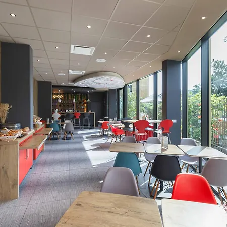 Ibis Lyon Carre De Soie Hotell 3*