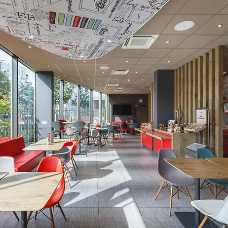 Ibis Lyon Carre De Soie וול-אן-ולין