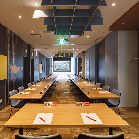 Ibis Lyon Carre De Soie Hotell