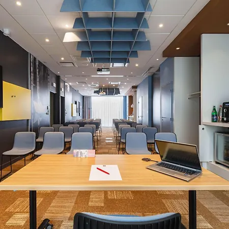 Ibis Lyon Carre De Soie Hotell 3*