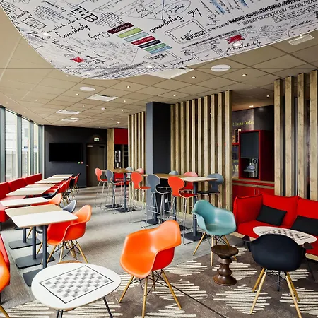 Ibis Lyon Carre De Soie 보-앙-벨랭