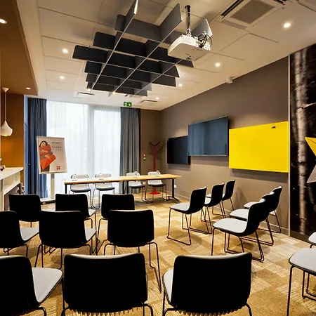 Ibis Lyon Carre De Soie 호텔 3*