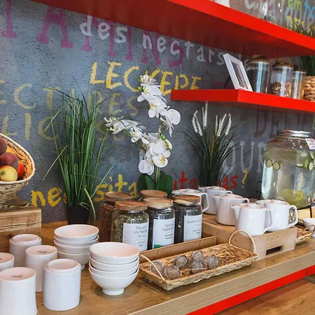 Ibis Lyon Carre De Soie 3*
