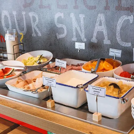 Ibis Lyon Carre De Soie Hotel 3*