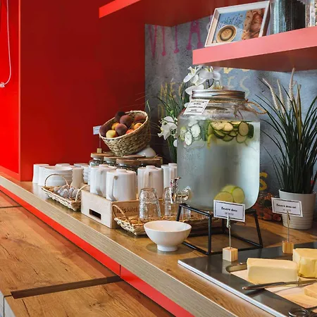 Ibis Lyon Carre De Soie Hotell 3*