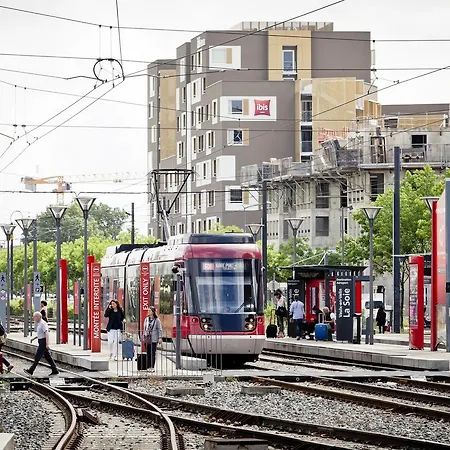 호텔 Ibis Lyon Carre De Soie 3*