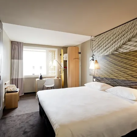 Ibis Lyon Carre De Soie 보-앙-벨랭