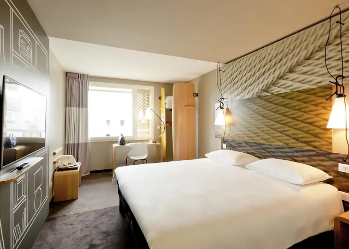 Ibis Lyon Carre De Soie ホテル 3*