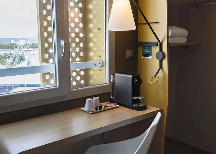 Ibis Lyon Carre De Soie ホテル
